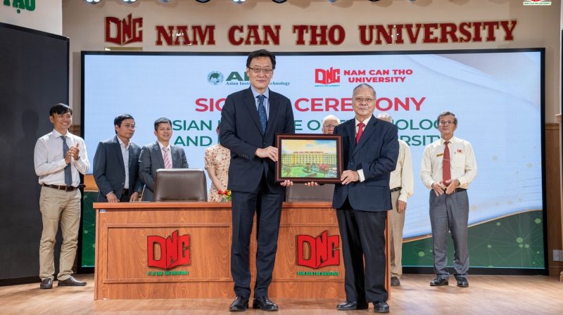 Memorandum Of Understanding (MOU) Signing ceremony between Nam Can Tho University…