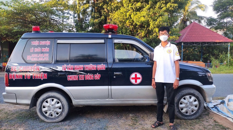  Báo Thanh Niên đưa tin: Nam thanh niên đi làm thêm tích tiền mua xe chở bệnh từ thiện